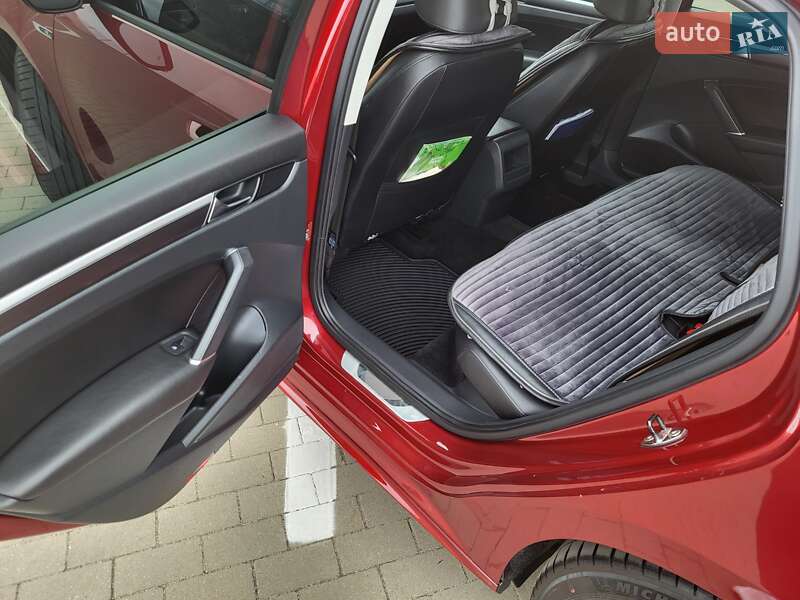 Седан Volkswagen Passat 2018 в Одессе