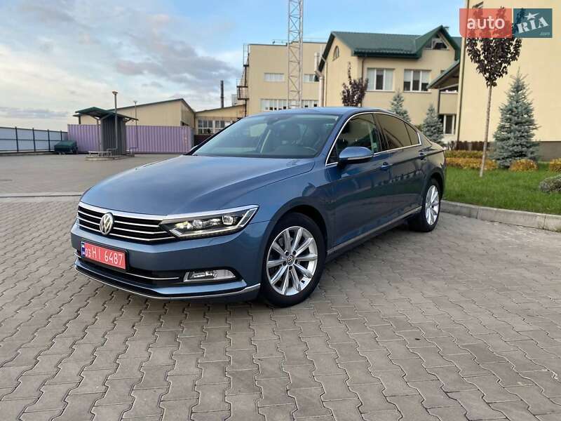 Седан Volkswagen Passat 2015 в Луцке