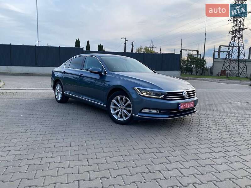 Седан Volkswagen Passat 2015 в Луцке