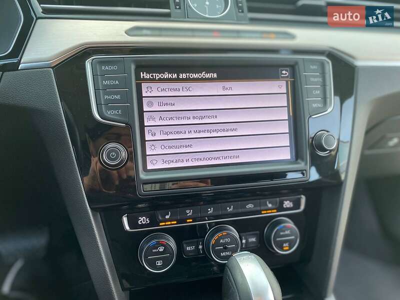 Седан Volkswagen Passat 2015 в Луцке