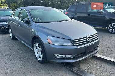 Седан Volkswagen Passat 2015 в Черновцах
