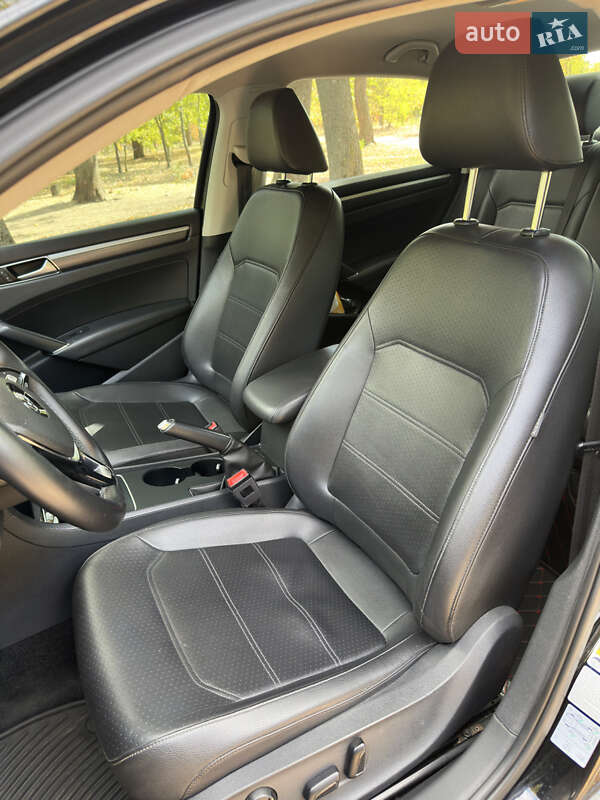 Седан Volkswagen Passat 2016 в Києві