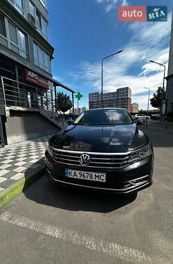 Седан Volkswagen Passat 2018 в Киеве