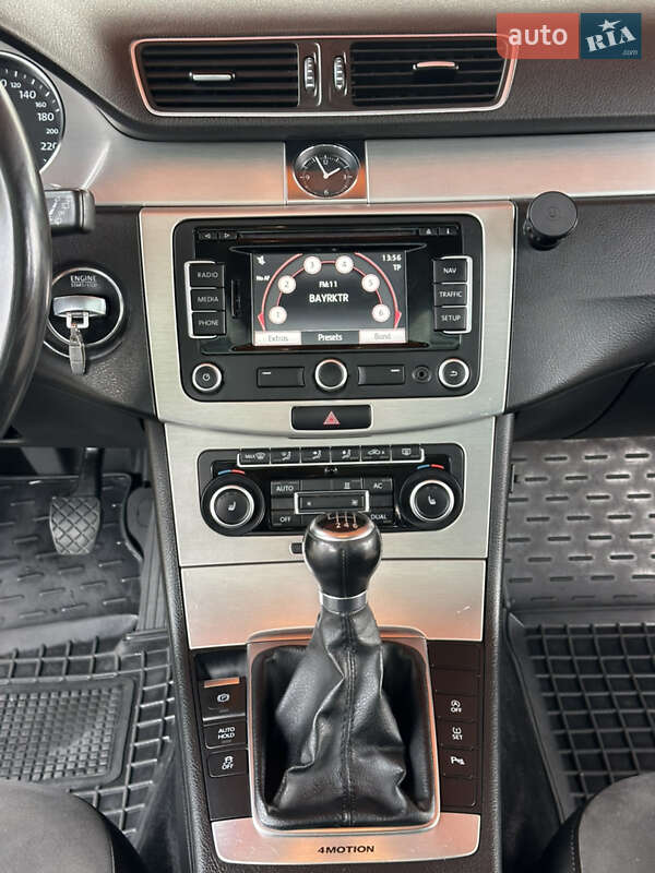 Універсал Volkswagen Passat 2010 в Харкові