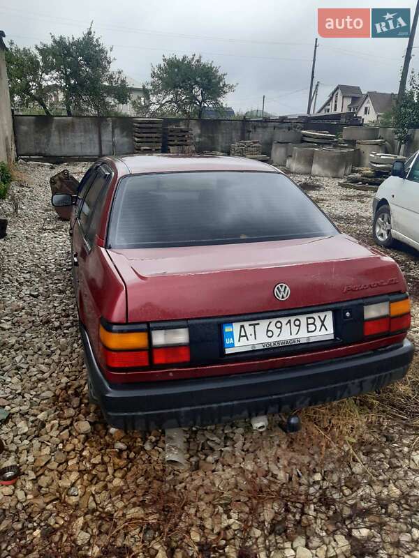 Универсал Volkswagen Passat 1990 в Городенке