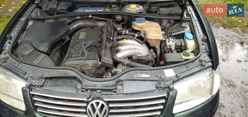 Седан Volkswagen Passat 1997 в Костополе