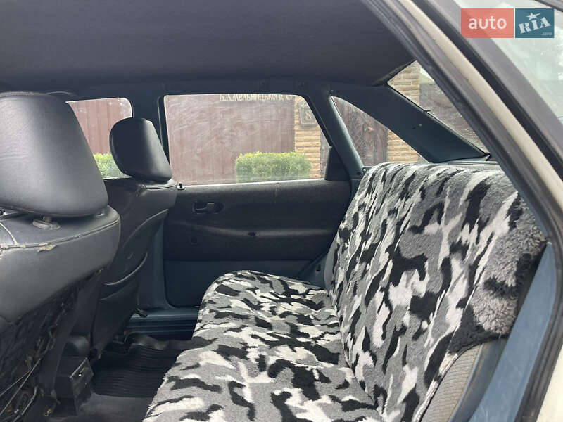 Седан Volkswagen Passat 1988 в Киеве