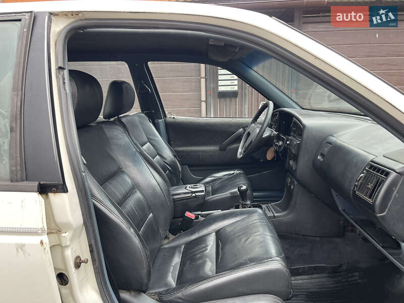 Седан Volkswagen Passat 1988 в Киеве