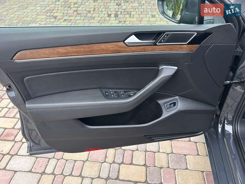 Седан Volkswagen Passat 2015 в Хороле фото 10 Седан Volkswagen Passat 2015 в Хороле