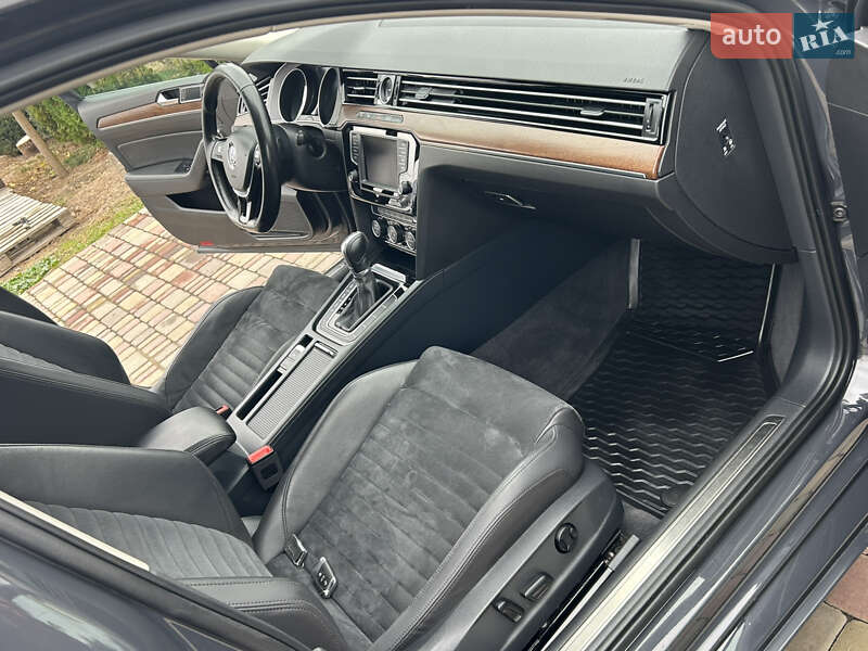 Седан Volkswagen Passat 2015 в Хороле фото 12 Седан Volkswagen Passat 2015 в Хороле