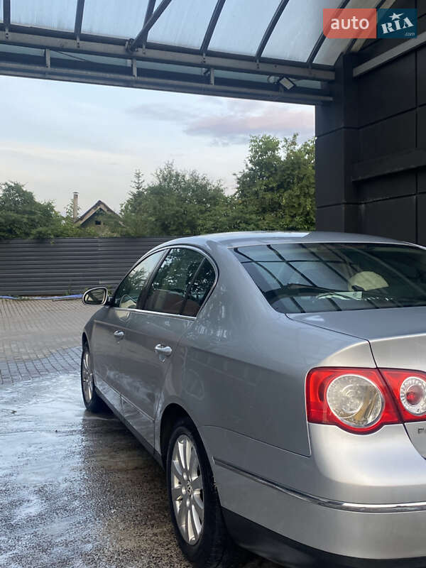 Седан Volkswagen Passat 2005 в Коломые