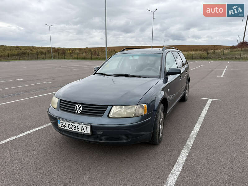 Універсал Volkswagen Passat 2000 в Рівному