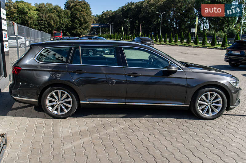 Универсал Volkswagen Passat 2018 в Львове фото 3 Универсал Volkswagen Passat 2018 в Львове