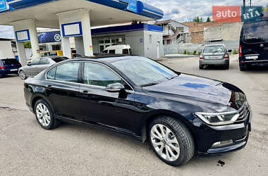 Седан Volkswagen Passat 2018 в Черновцах