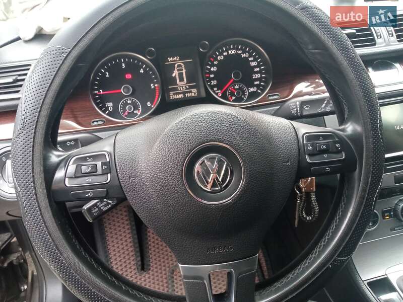 Універсал Volkswagen Passat 2012 в Хусті