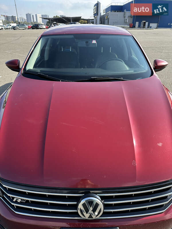 Седан Volkswagen Passat 2016 в Києві