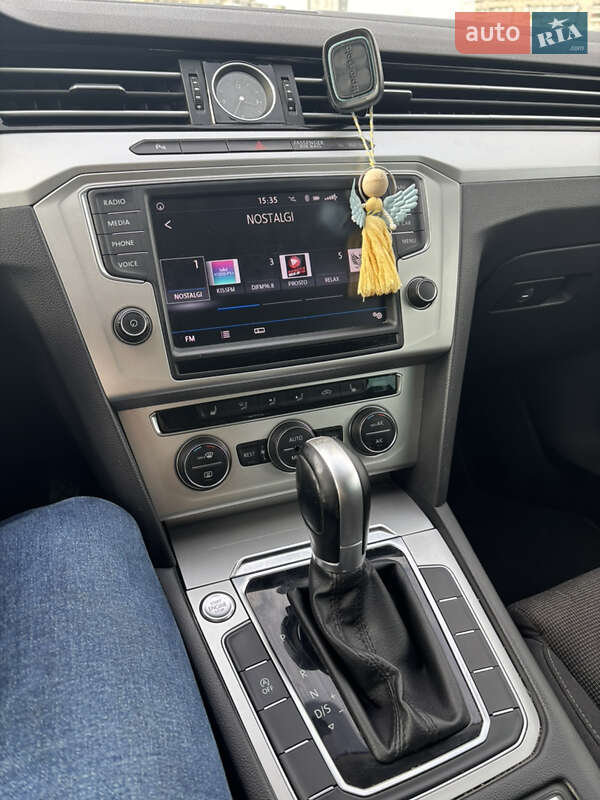 Универсал Volkswagen Passat 2016 в Киеве фото 9 Универсал Volkswagen Passat 2016 в Киеве