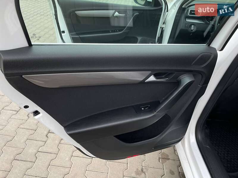Универсал Volkswagen Passat 2011 в Луцке фото 50 Универсал Volkswagen Passat 2011 в Луцке