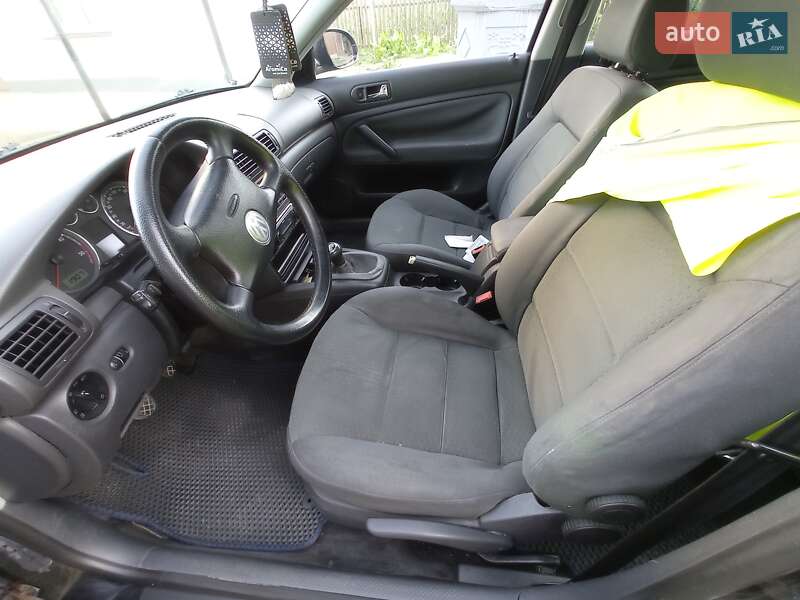 Універсал Volkswagen Passat 2004 в Чернівцях фото 57 Універсал Volkswagen Passat 2004 в Чернівцях