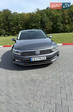 Седан Volkswagen Passat 2016 в Черновцах