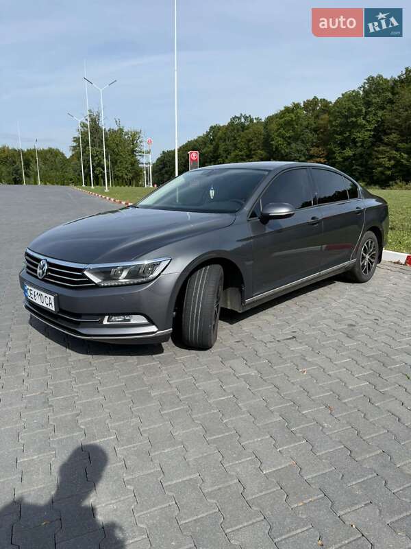 Седан Volkswagen Passat 2016 в Чернівцях