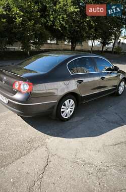 Седан Volkswagen Passat 2007 в Киеве