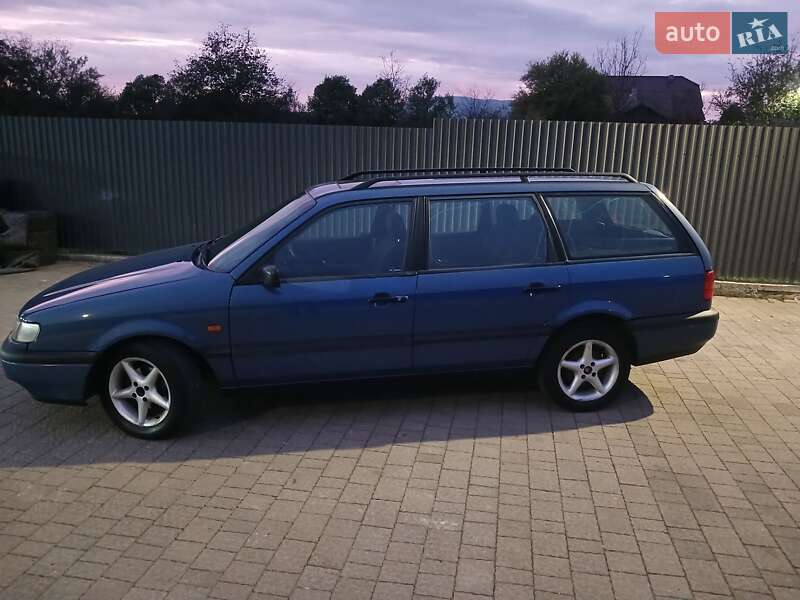 Універсал Volkswagen Passat 1994 в Сваляві