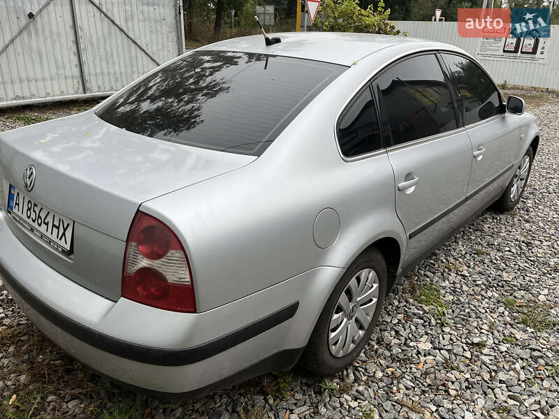 Седан Volkswagen Passat 2001 в Ирпене