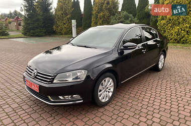 Седан Volkswagen Passat 2011 в Львове
