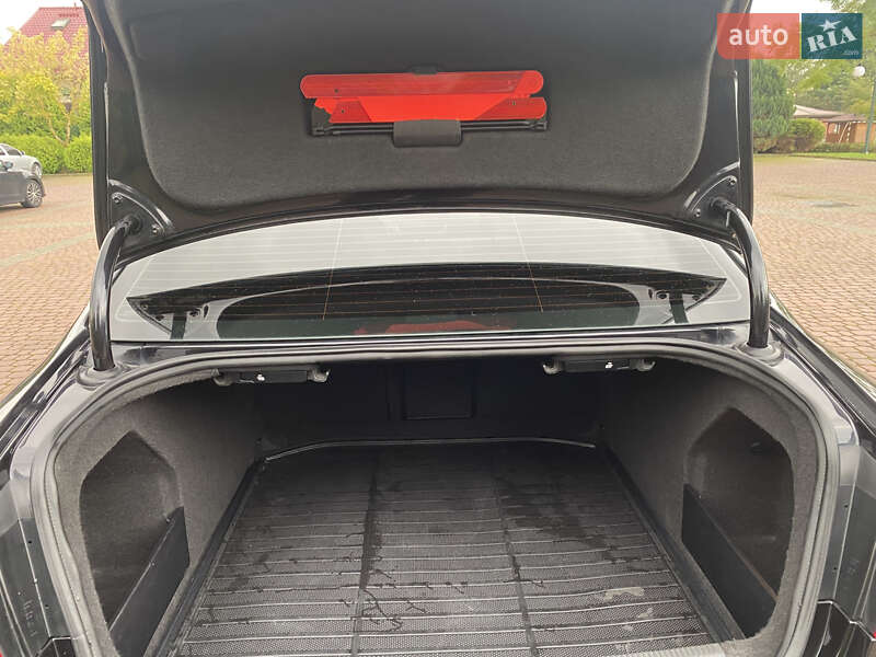 Седан Volkswagen Passat 2011 в Львове