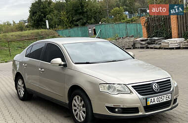 Седан Volkswagen Passat 2007 в Киеве