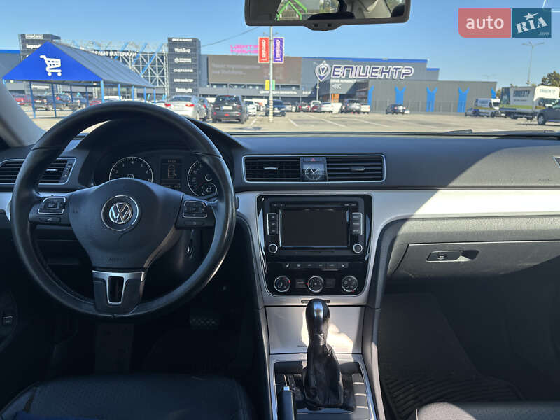 Седан Volkswagen Passat 2013 в Киеве