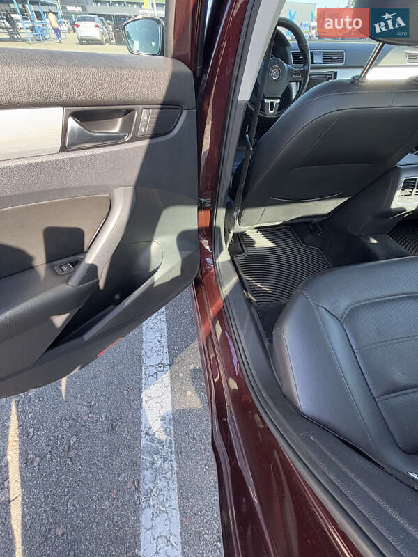 Седан Volkswagen Passat 2013 в Киеве