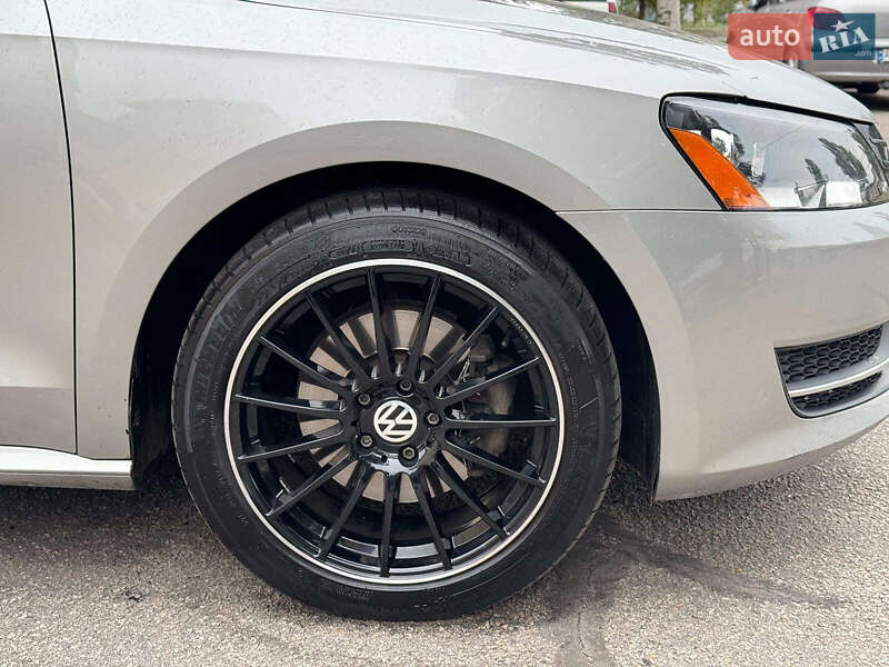 Седан Volkswagen Passat 2012 в Запорожье