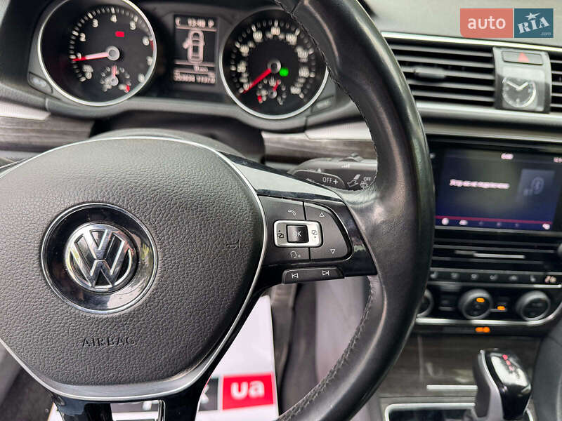 Седан Volkswagen Passat 2012 в Запорожье