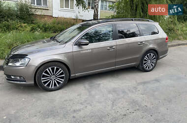 Универсал Volkswagen Passat 2011 в Дрогобыче