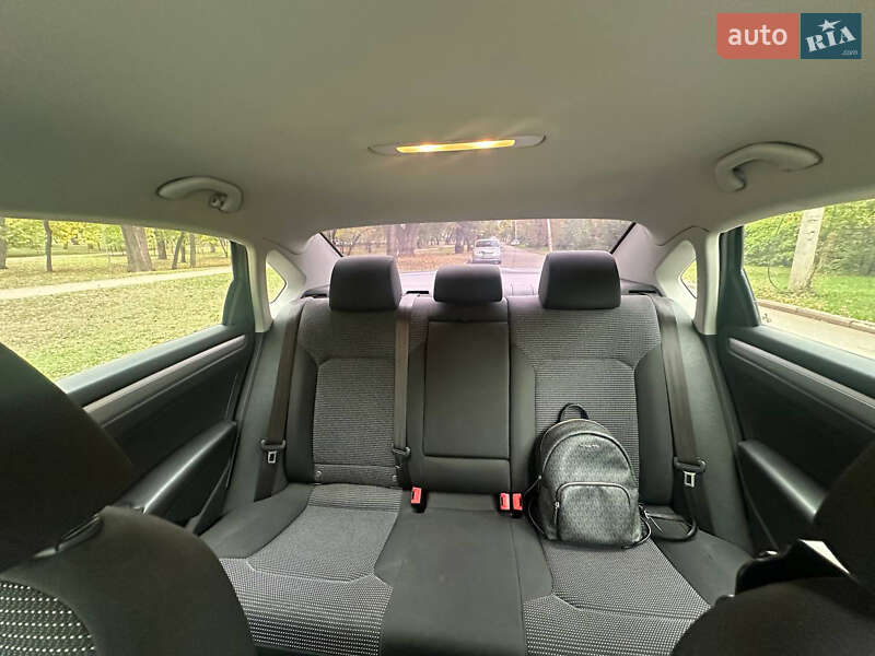 Седан Volkswagen Passat 2018 в Кривом Роге фото 18 Седан Volkswagen Passat 2018 в Кривом Роге