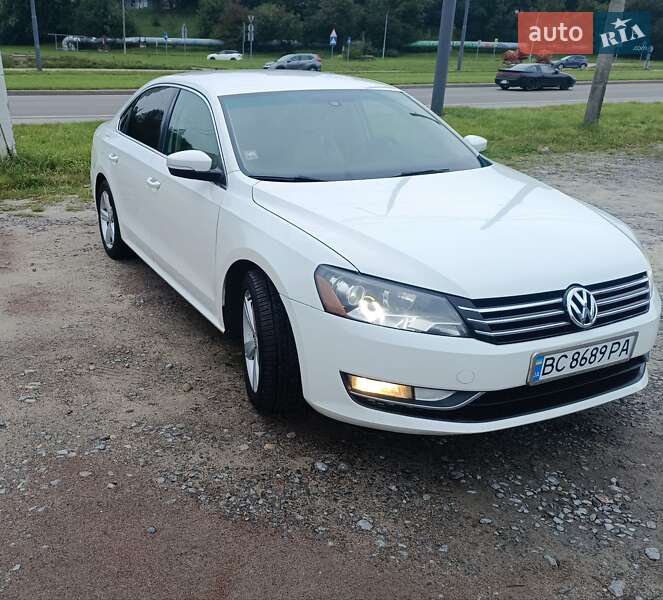 Седан Volkswagen Passat 2012 в Львове