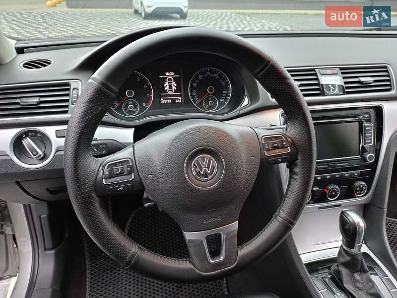 Седан Volkswagen Passat 2012 в Шепетівці