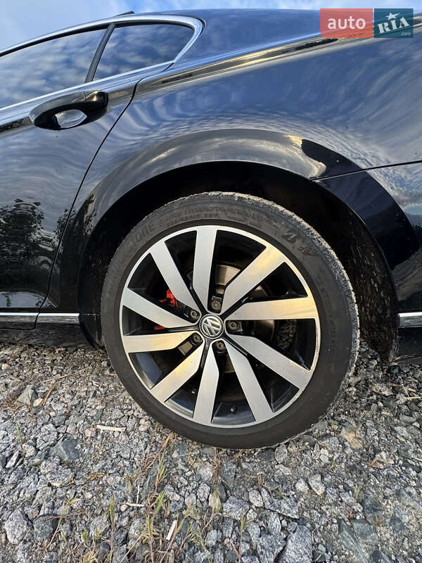Седан Volkswagen Passat 2015 в Кременчуге