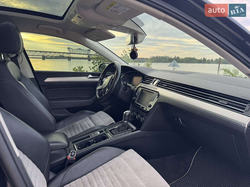 Седан Volkswagen Passat 2015 в Кременчуге