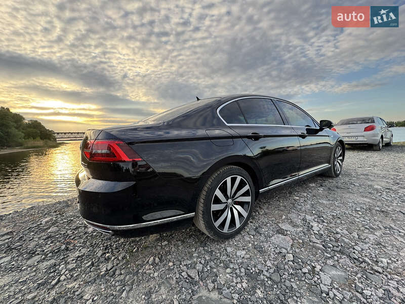 Седан Volkswagen Passat 2015 в Кременчуге