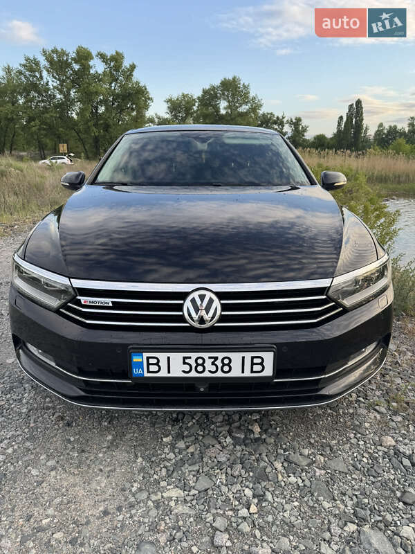 Седан Volkswagen Passat 2015 в Кременчуге