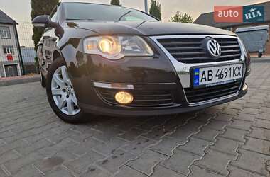 Седан Volkswagen Passat 2009 в  фото 48 Седан Volkswagen Passat 2009 в