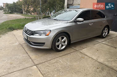 Седан Volkswagen Passat 2013 в Киеве