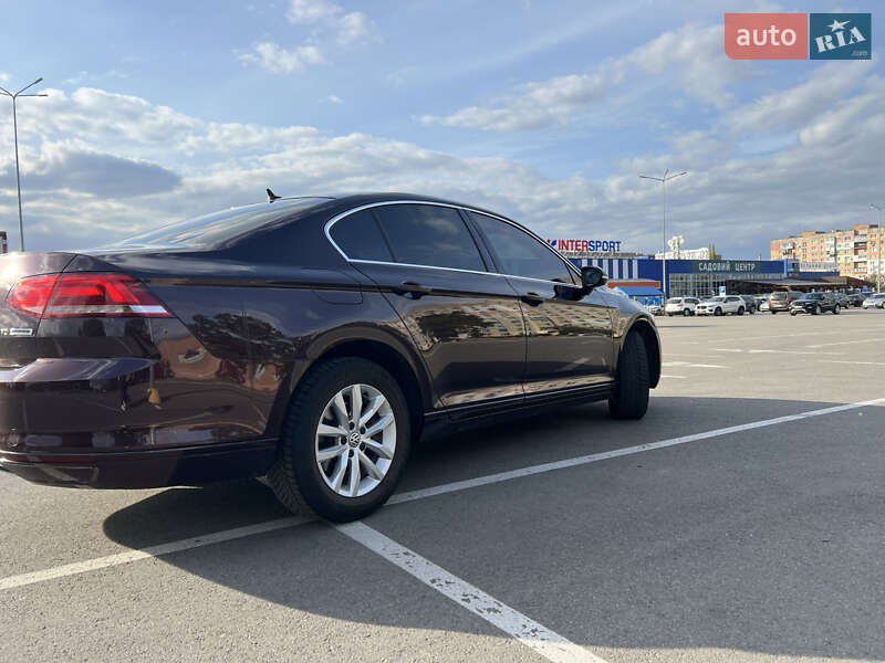 Седан Volkswagen Passat 2016 в Кропивницькому