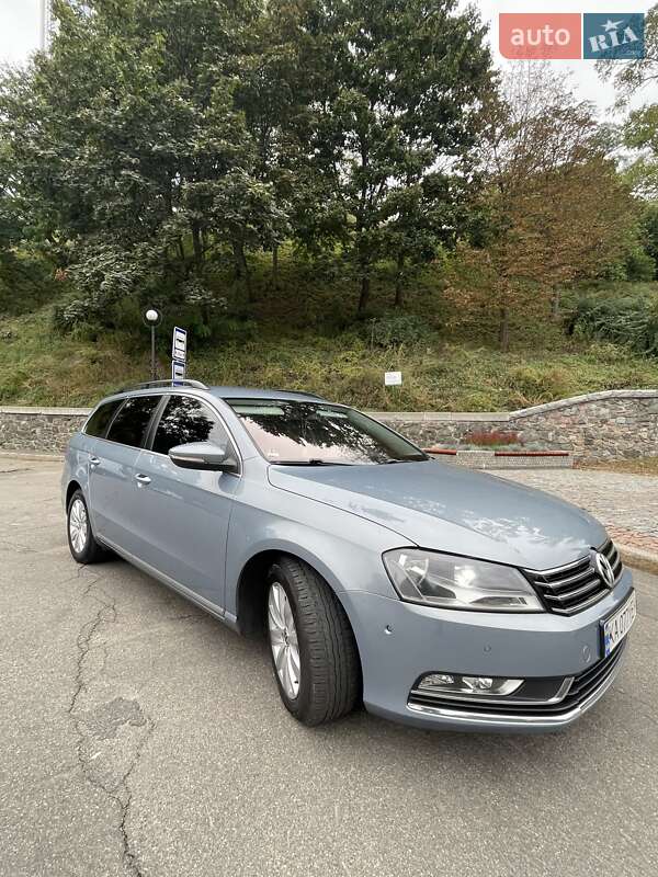 Универсал Volkswagen Passat 2013 в Киеве