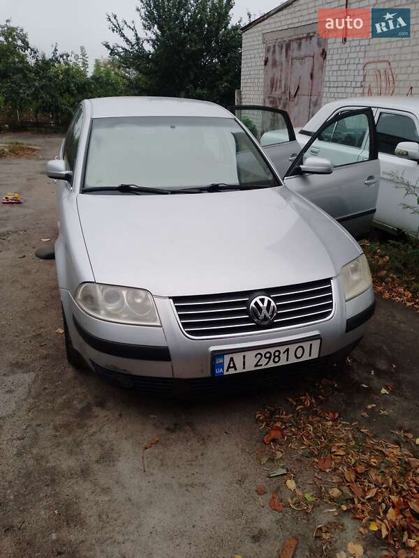 Седан Volkswagen Passat 2001 в Мироновке