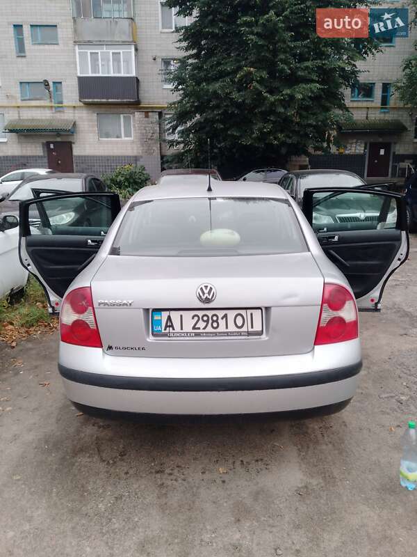 Седан Volkswagen Passat 2001 в Мироновке