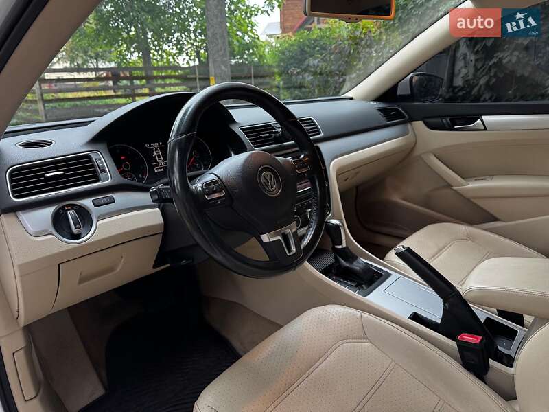 Седан Volkswagen Passat 2012 в Киеве